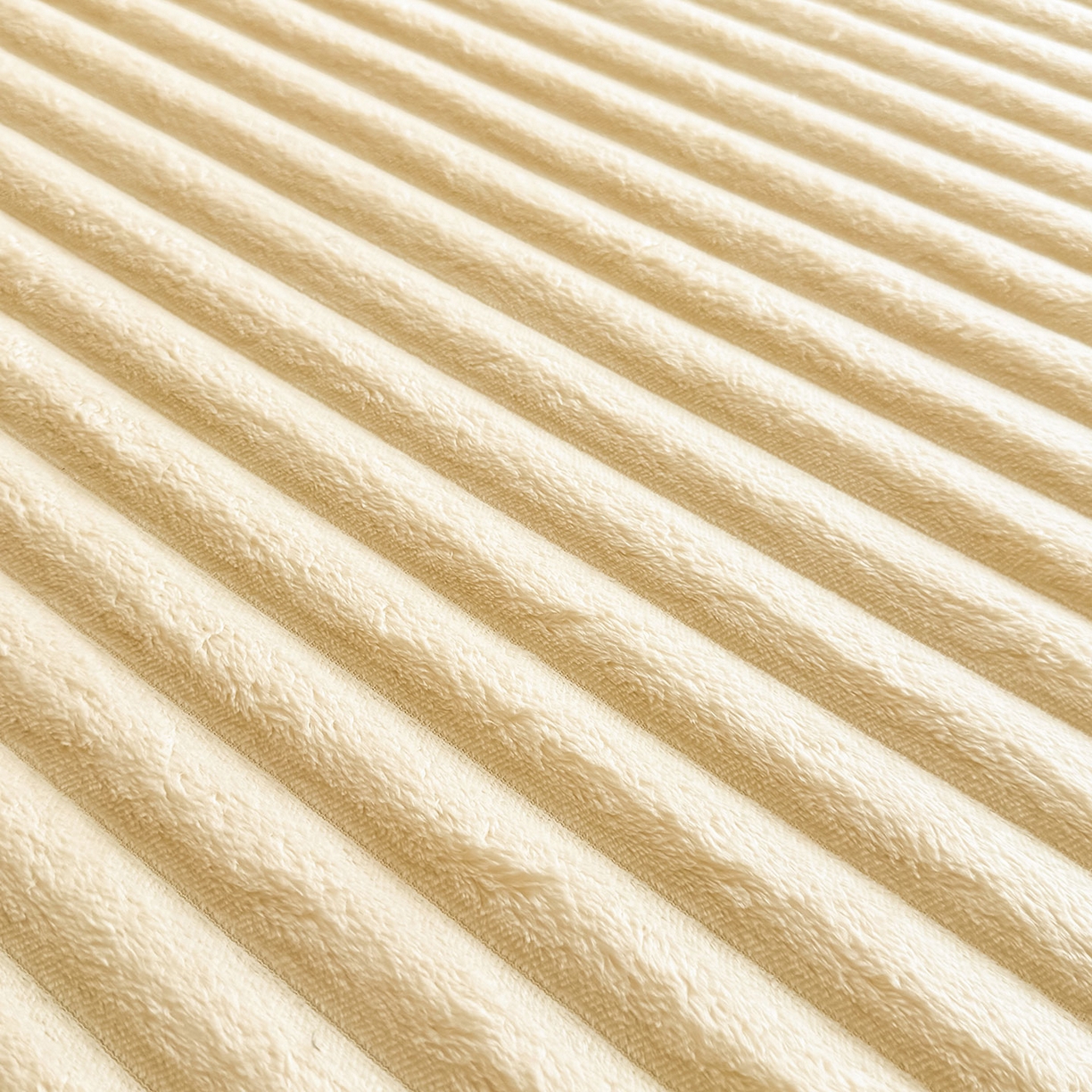 91家纺网 家纺一手货源 找家纺 眠势力 2025新款兔兔绒抽条印花床笠款四件套冬季兔绒加绒保暖四件套 温柔米