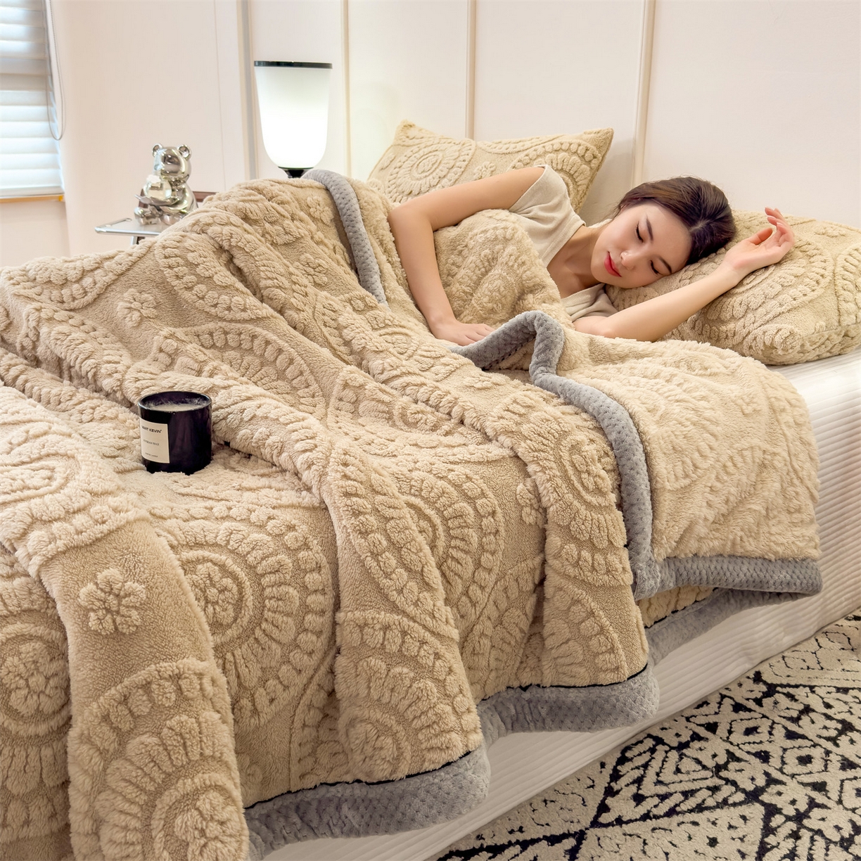 91家纺网 家纺一手货源 找家纺 莱家富 2026新款新款A类塔芙绒雕花双面毛毯毯子-花朵（可提供跨境压缩） 花朵-米驼