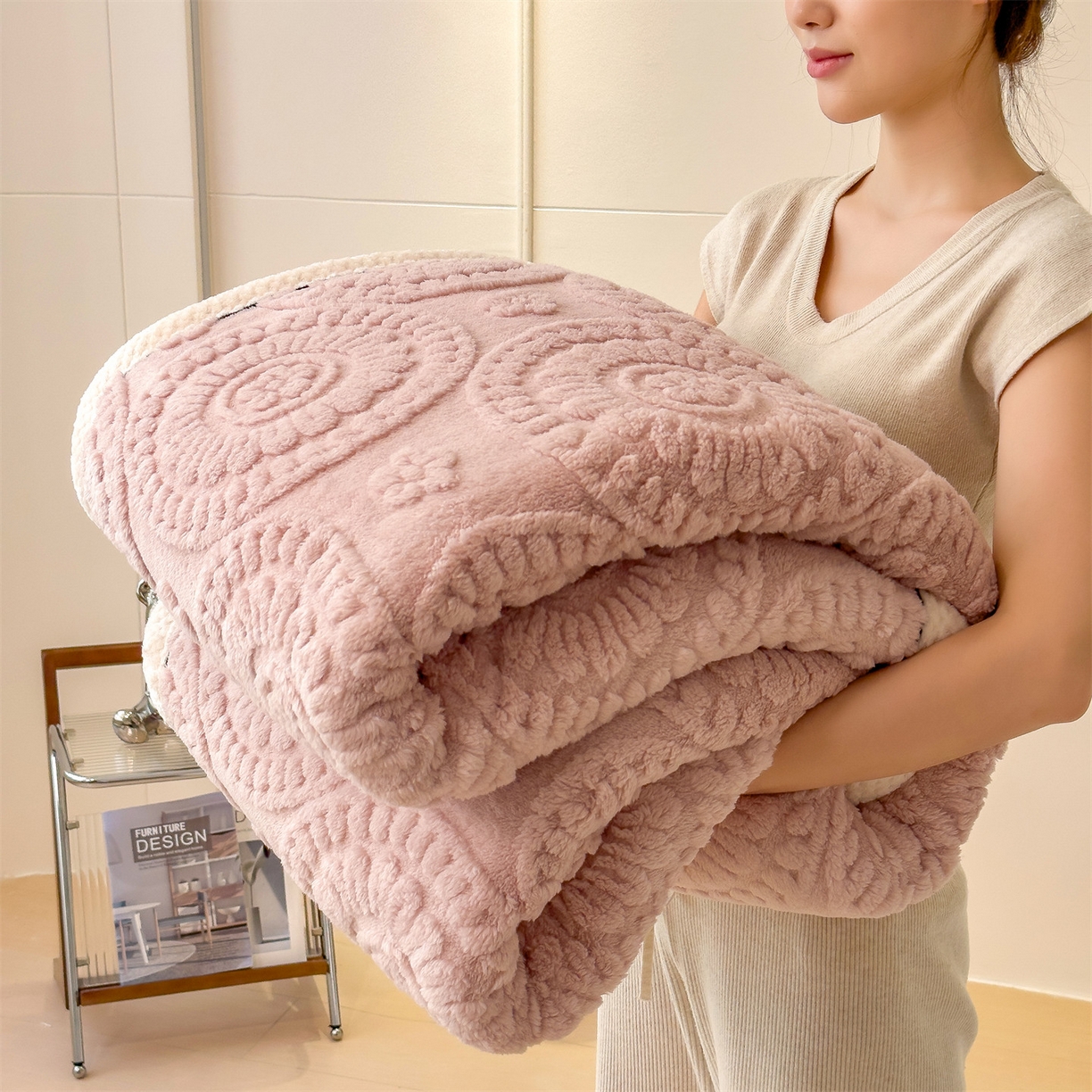 91家纺网 家纺一手货源 找家纺 （总）莱家富 2025新款新款A类塔芙绒雕花双面毛毯毯子-花朵