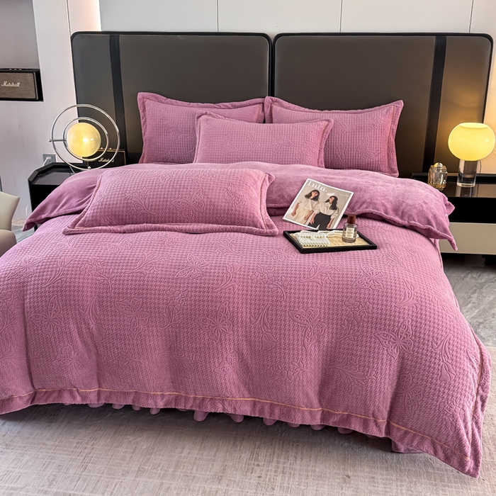 91家纺网 家纺一手货源 找家纺 （总）慧菲 2025新款雕花床盖四件套-千鸟蝶影