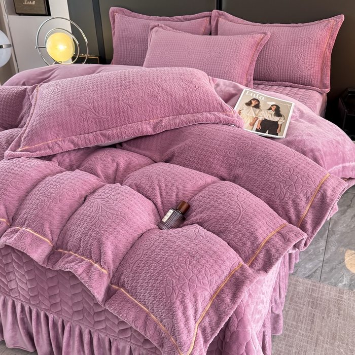 91家纺网 家纺一手货源 找家纺 （总）慧菲 2025新款雕花床盖四件套-千鸟蝶影