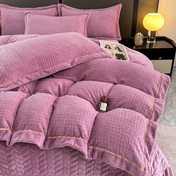 91家纺网 家纺一手货源 找家纺 （总）慧菲 2025新款雕花床盖四件套-千鸟蝶影