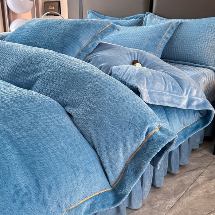 91家纺网 家纺一手货源 找家纺 （总）慧菲 2025新款雕花床盖四件套-千鸟蝶影