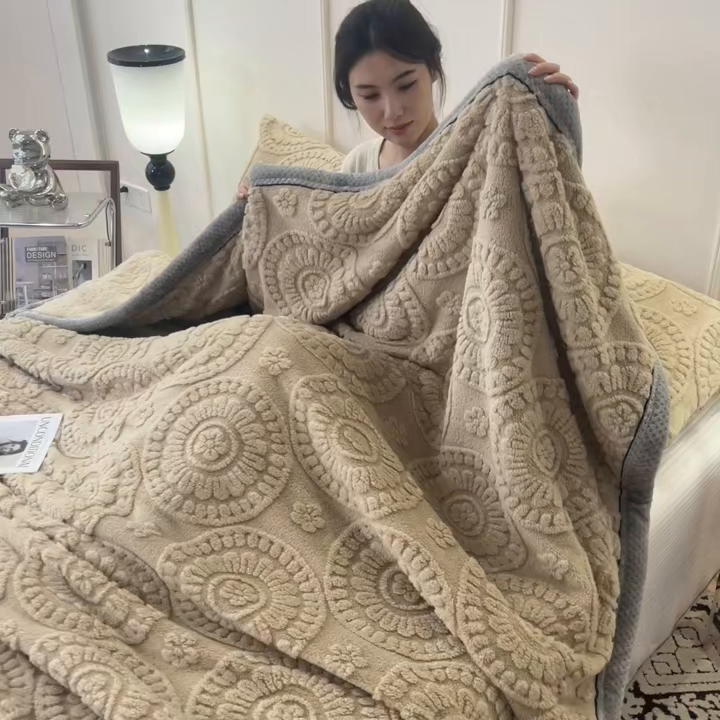 91家纺网 家纺一手货源 找家纺 莱家富 2026新款新款A类塔芙绒雕花双面毛毯毯子-花朵（可提供跨境压缩） 花朵-米驼