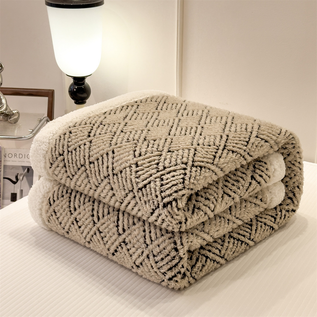 91家纺网 家纺一手货源 找家纺 莱家富 2026新款A类双层舒棉雕花绒羊羔绒暖绒毛毯毯子-梦境（可供跨境外贸抽空压缩爆款首选） 梦境-米驼