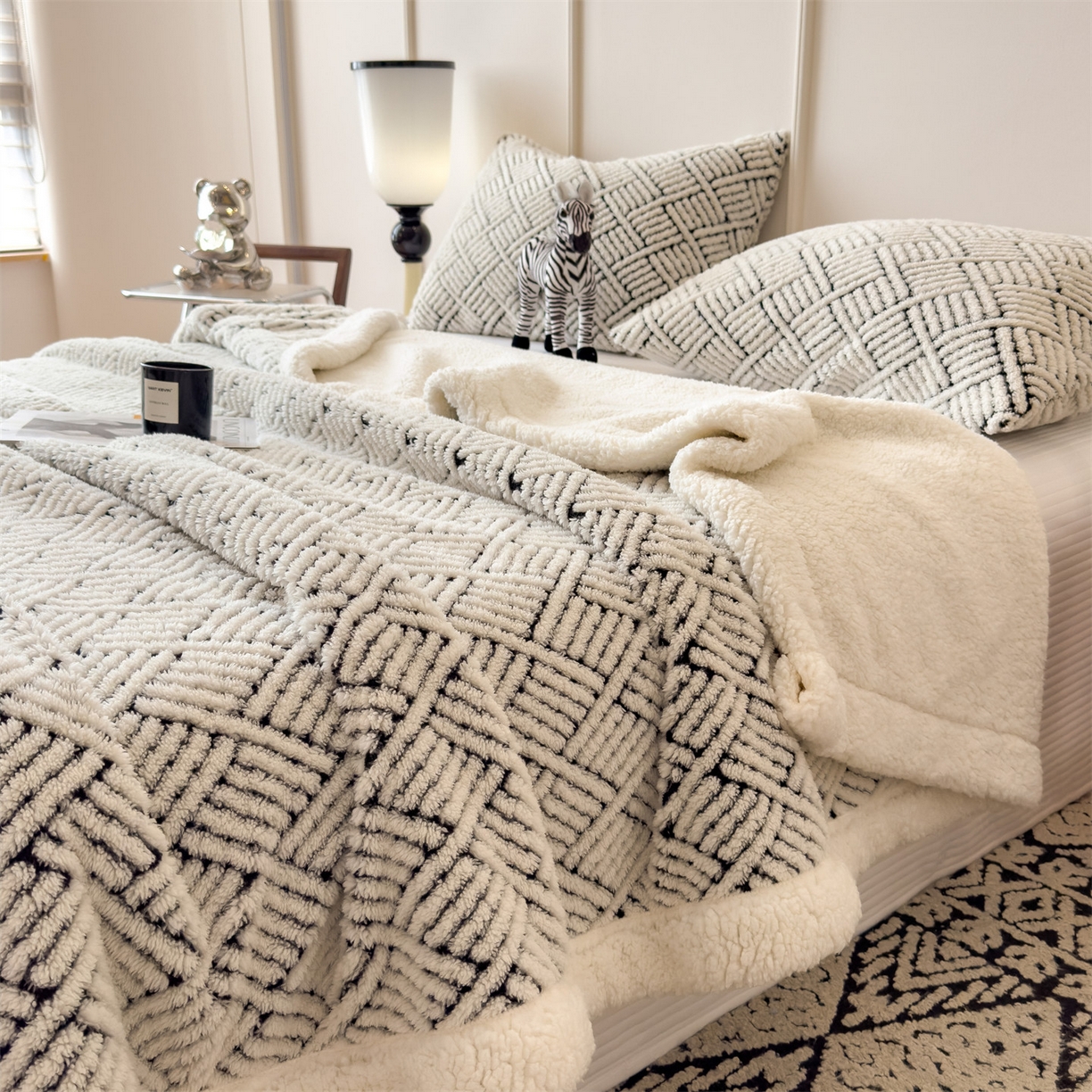 91家纺网 家纺一手货源 找家纺 莱家富 2026新款A类双层舒棉雕花绒羊羔绒暖绒毛毯毯子-梦境（可供跨境外贸抽空压缩爆款首选） 梦境-幻白