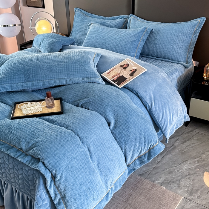 91家纺网 家纺一手货源 找家纺 慧菲 2025新款雕花床盖四件套-千鸟蝶影 千鸟蝶影-蓝