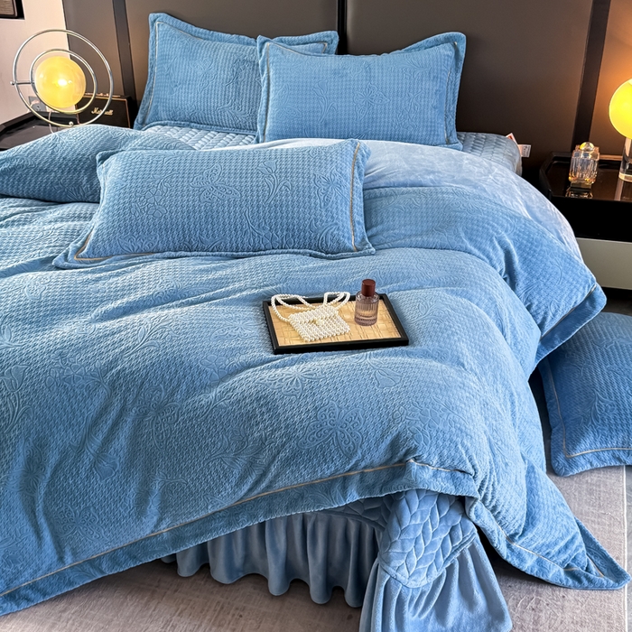 91家纺网 家纺一手货源 找家纺 慧菲 2025新款雕花床盖四件套-千鸟蝶影 千鸟蝶影-蓝