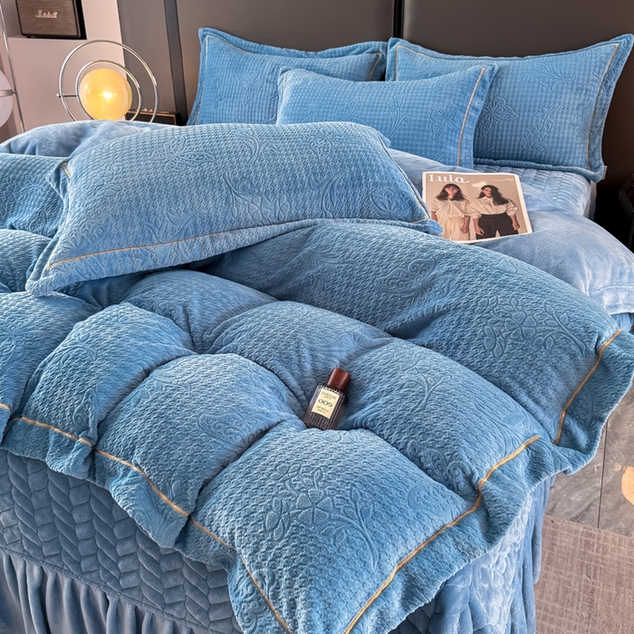 91家纺网 家纺一手货源 找家纺 慧菲 2025新款雕花床盖四件套-千鸟蝶影 千鸟蝶影-蓝