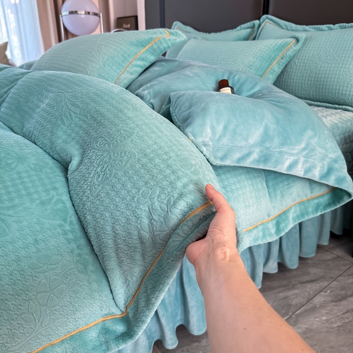 91家纺网 家纺一手货源 找家纺 慧菲 2025新款雕花床盖四件套-千鸟蝶影 千鸟蝶影-蔚蓝