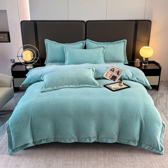 91家纺网 家纺一手货源 找家纺 慧菲 2025新款雕花床盖四件套-千鸟蝶影 千鸟蝶影-蔚蓝