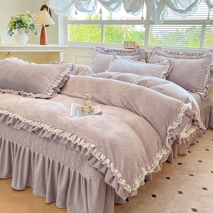 91家纺网 家纺一手货源 找家纺 （总）金阳光家纺 2025新款雕花牛奶绒蕾丝花边款床单床盖四件套