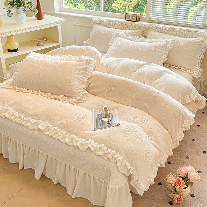 91家纺网 家纺一手货源 找家纺 金阳光家纺 2025新款雕花牛奶绒蕾丝花边款床单床盖四件套 艾薇尔-米白