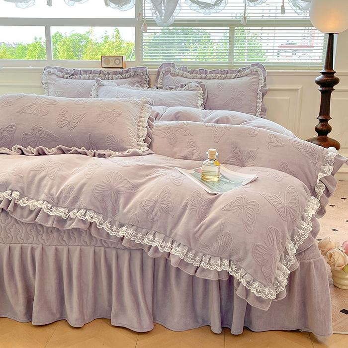 91家纺网 家纺一手货源 找家纺 金阳光家纺 2025新款雕花牛奶绒蕾丝花边款床单床盖四件套 艾薇尔-紫