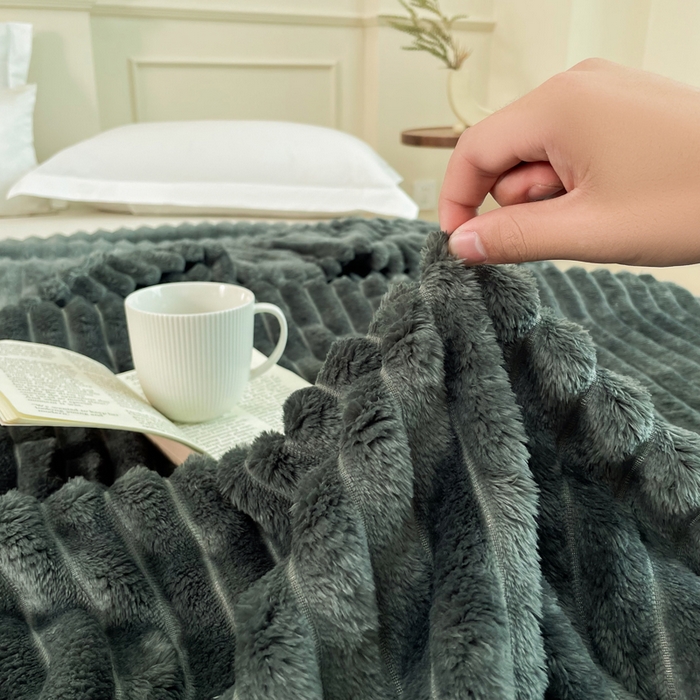 91家纺网 家纺一手货源 找家纺 （总）乐窝家纺仓储 2025新款跨境外贸直播热品兔毛绒高克重多功能抽条毛毯盖毯午睡毯