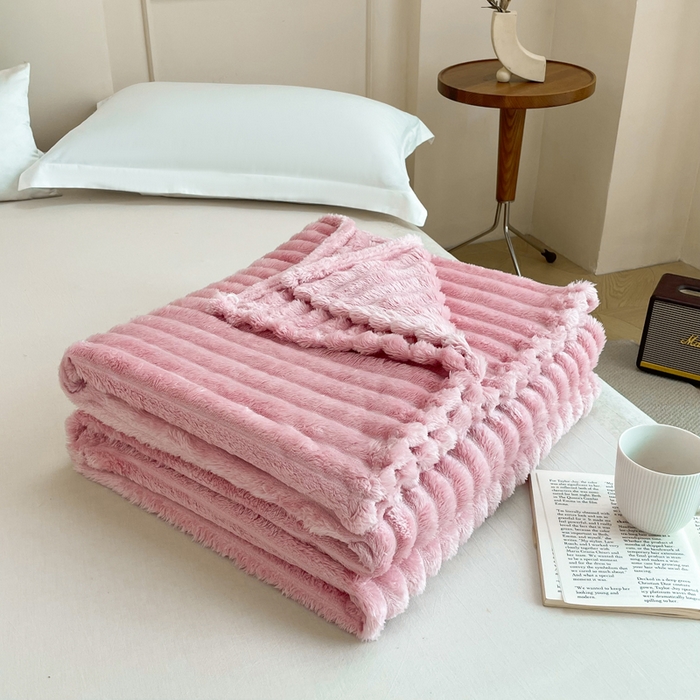 91家纺网 家纺一手货源 找家纺 乐窝家纺仓储 2025新款跨境外贸直播热品兔毛绒高克重多功能抽条毛毯盖毯午睡毯 豆沙