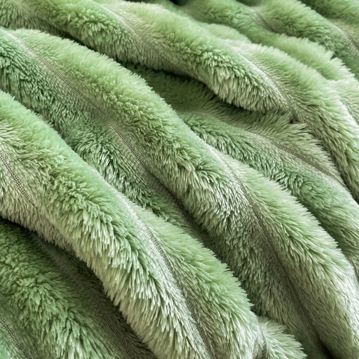 91家纺网 家纺一手货源 找家纺 乐窝家纺仓储 2025新款跨境外贸直播热品兔毛绒高克重多功能抽条毛毯盖毯午睡毯 果绿