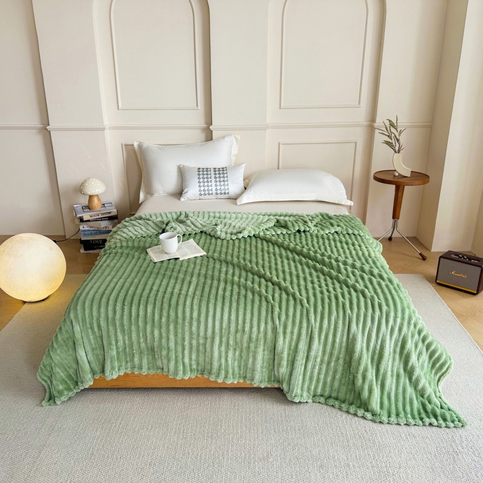 91家纺网 家纺一手货源 找家纺 乐窝家纺仓储 2025新款跨境外贸直播热品兔毛绒高克重多功能抽条毛毯盖毯午睡毯 果绿