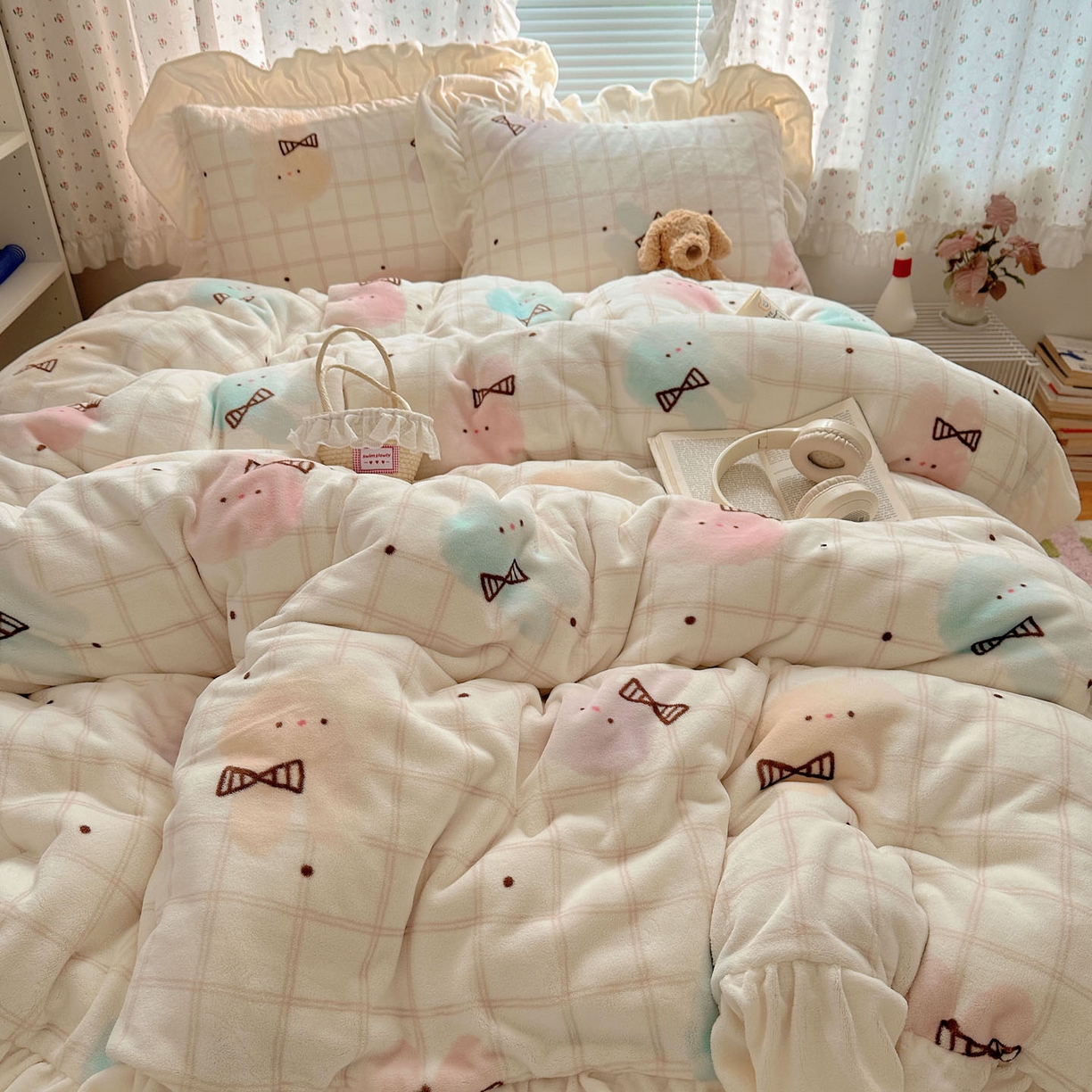 91家纺网 家纺一手货源 找家纺 （总）轻奢坊 2025新款牛奶绒ins博主风卡通印花花边四件套