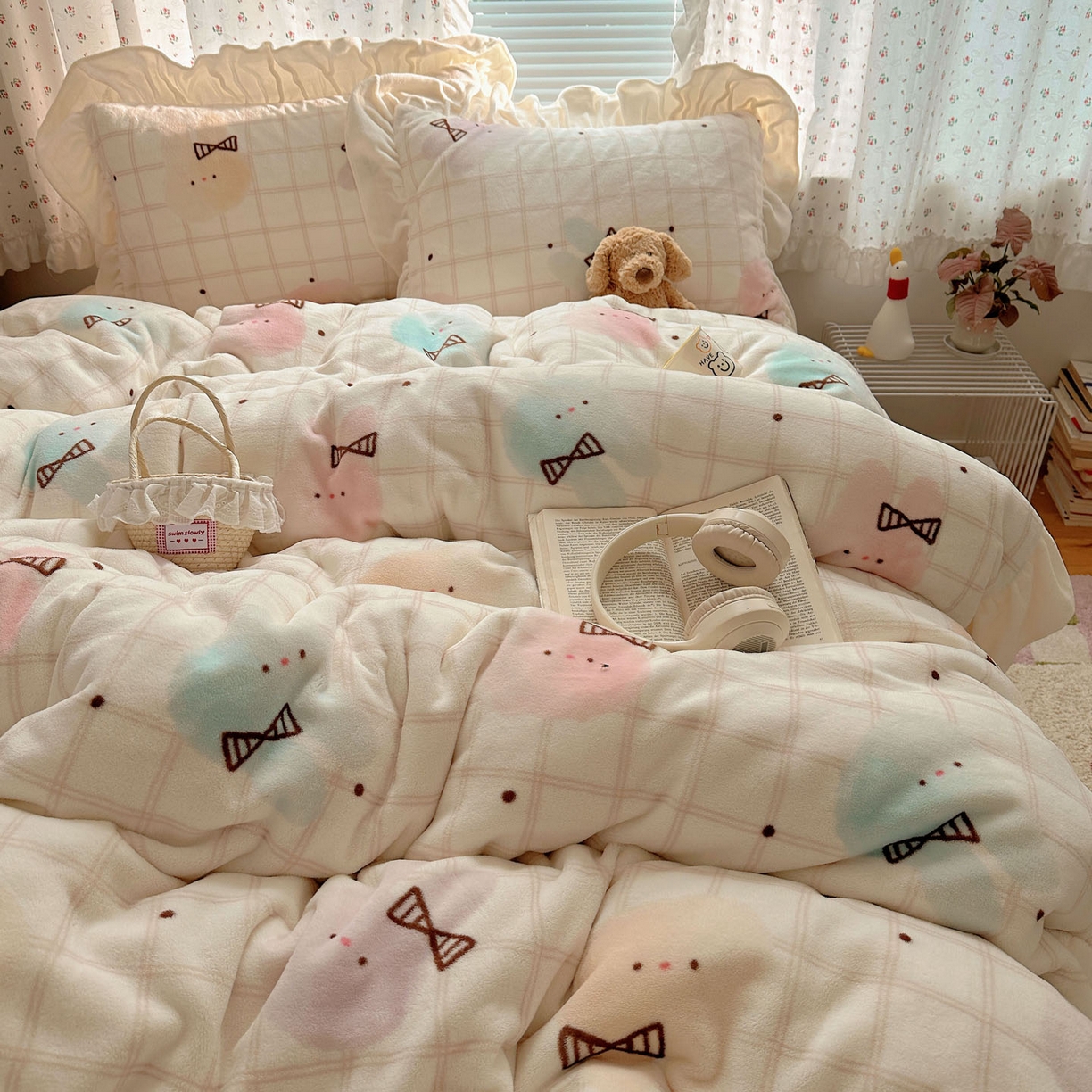 91家纺网 家纺一手货源 找家纺 （总）轻奢坊 2025新款牛奶绒ins博主风卡通印花花边四件套