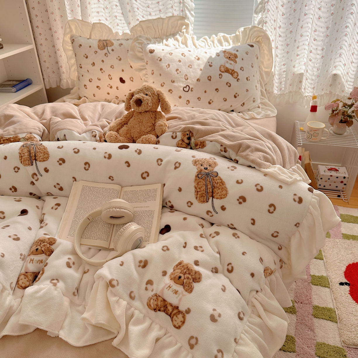 轻奢坊 2025新款牛奶绒ins博主风卡通印花花边四件套 Q萌豹纹小熊