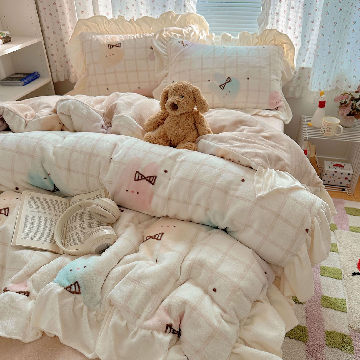 轻奢坊 2025新款牛奶绒ins博主风卡通印花花边四件套 Q萌棉花糖兔