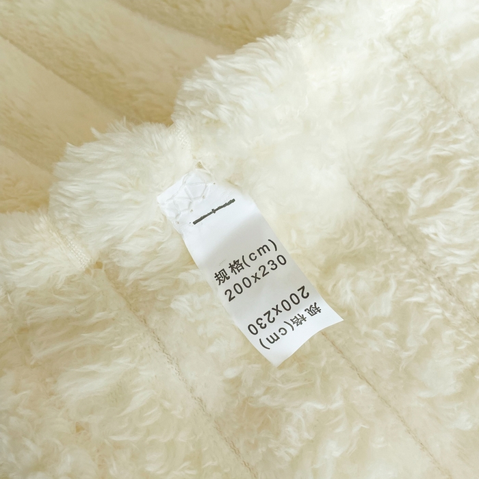 91家纺网 家纺一手货源 找家纺 乐窝家纺仓储 2025新款跨境外贸直播热品兔毛绒高克重多功能抽条毛毯盖毯午睡毯 奶白