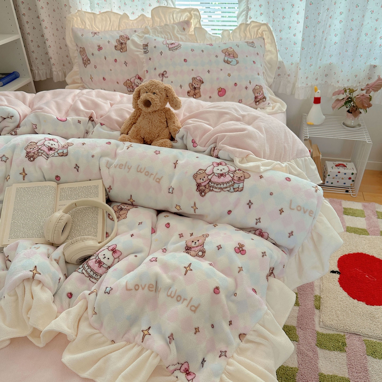 轻奢坊 2025新款牛奶绒ins博主风卡通印花花边四件套 Q萌星星宠物