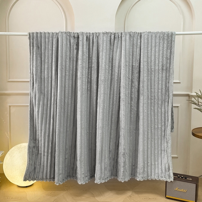 91家纺网 家纺一手货源 找家纺 乐窝家纺仓储 2025新款跨境外贸直播热品兔毛绒高克重多功能抽条毛毯盖毯午睡毯 浅灰