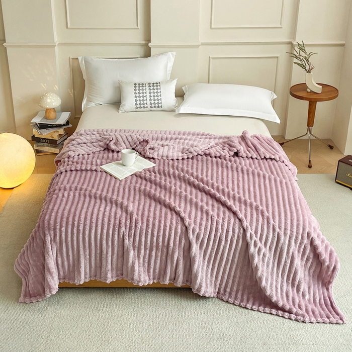 91家纺网 家纺一手货源 找家纺 乐窝家纺仓储 2025新款跨境外贸直播热品兔毛绒高克重多功能抽条毛毯盖毯午睡毯 紫色