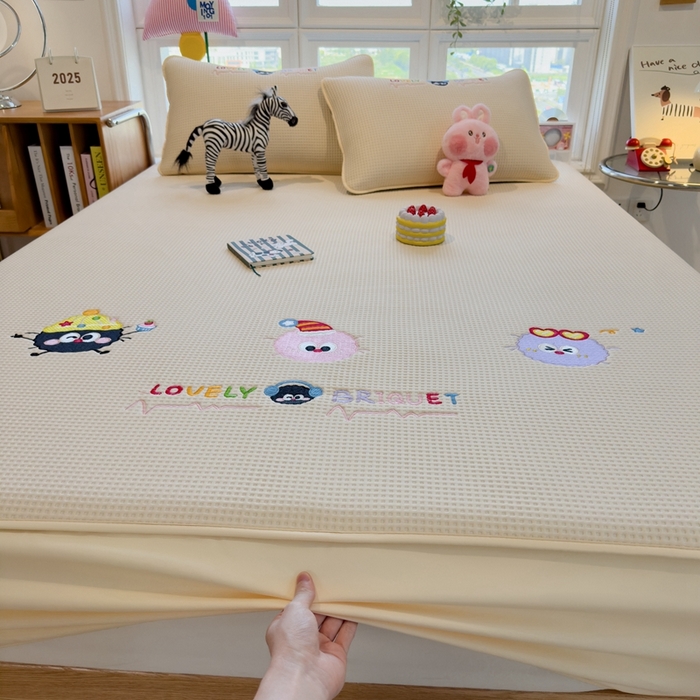 91家纺网 家纺一手货源 找家纺 （总）澜妃 2025新款华夫格夹棉刺绣床笠单品床笠单件单床笠