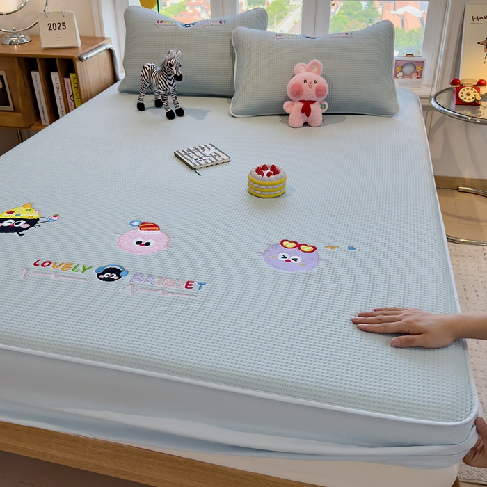 91家纺网 家纺一手货源 找家纺 （总）澜妃 2025新款华夫格夹棉刺绣床笠单品床笠单件单床笠