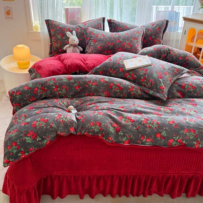 91家纺网 家纺一手货源 找家纺 （总）铠畅 2025新款牛奶绒碎花床单床盖四件套 花妖系列