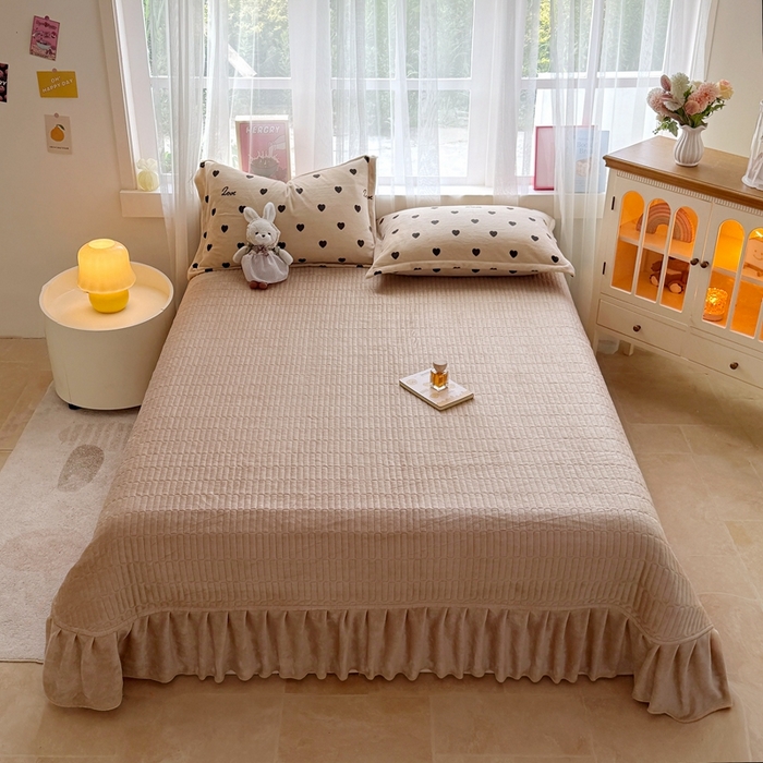 91家纺网 家纺一手货源 找家纺 铠畅 2025新款牛奶绒碎花床单床盖四件套 花妖系列云裳-爱心咖