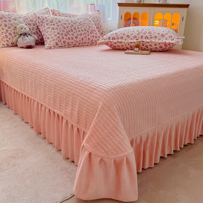 91家纺网 家纺一手货源 找家纺 铠畅 2025新款牛奶绒碎花床单床盖四件套 花妖系列云裳-粉色豹纹