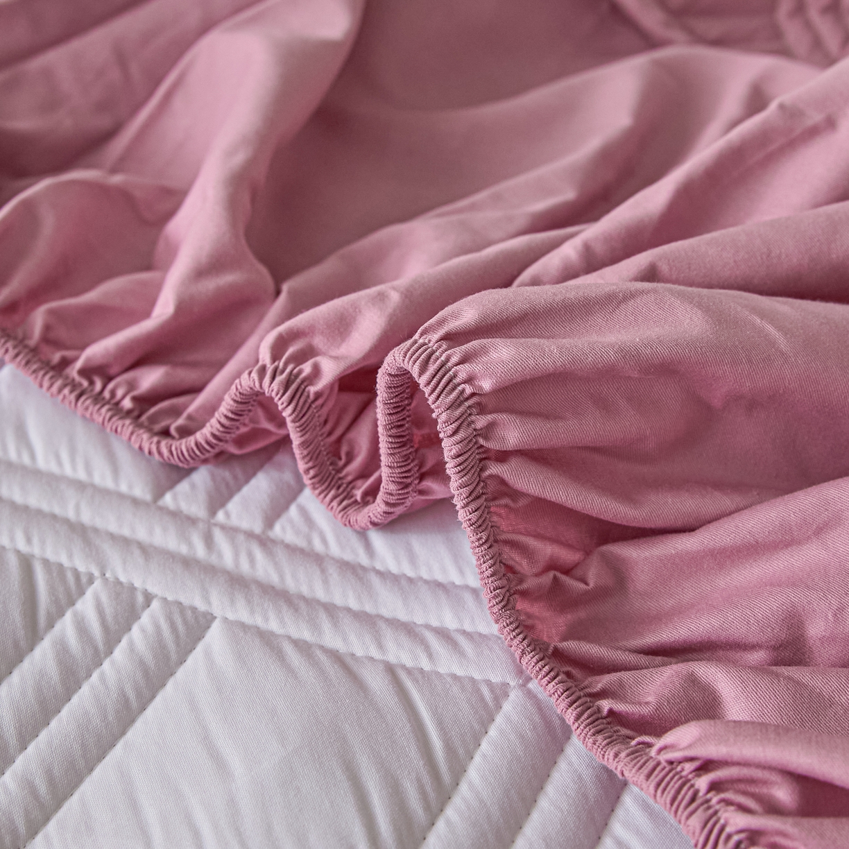 91家纺网 家纺一手货源 找家纺 衿成家纺 2025新款全棉夹棉单床笠床笠单件方格子 方格子-紫粉