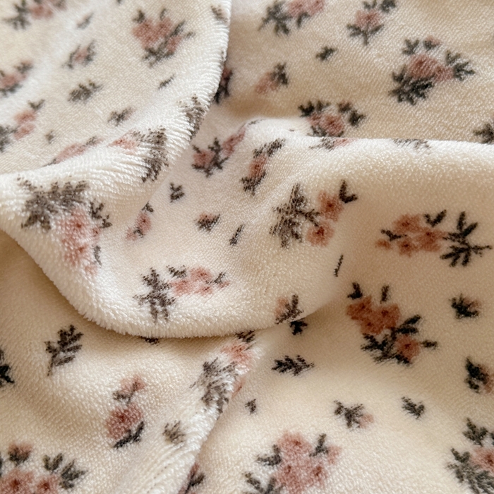 91家纺网 家纺一手货源 找家纺 铠畅 2025新款牛奶绒碎花床单床盖四件套 花妖系列云裳-乖乖兔