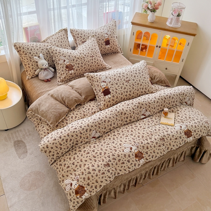 91家纺网 家纺一手货源 找家纺 铠畅 2025新款牛奶绒碎花床单床盖四件套 花妖系列云裳-乖乖兔