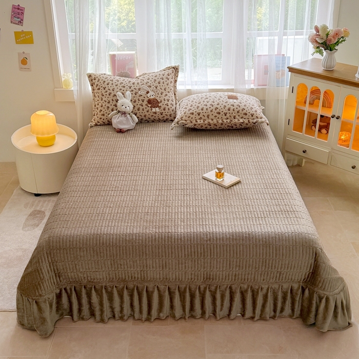 91家纺网 家纺一手货源 找家纺 铠畅 2025新款牛奶绒碎花床单床盖四件套 花妖系列云裳-乖乖兔