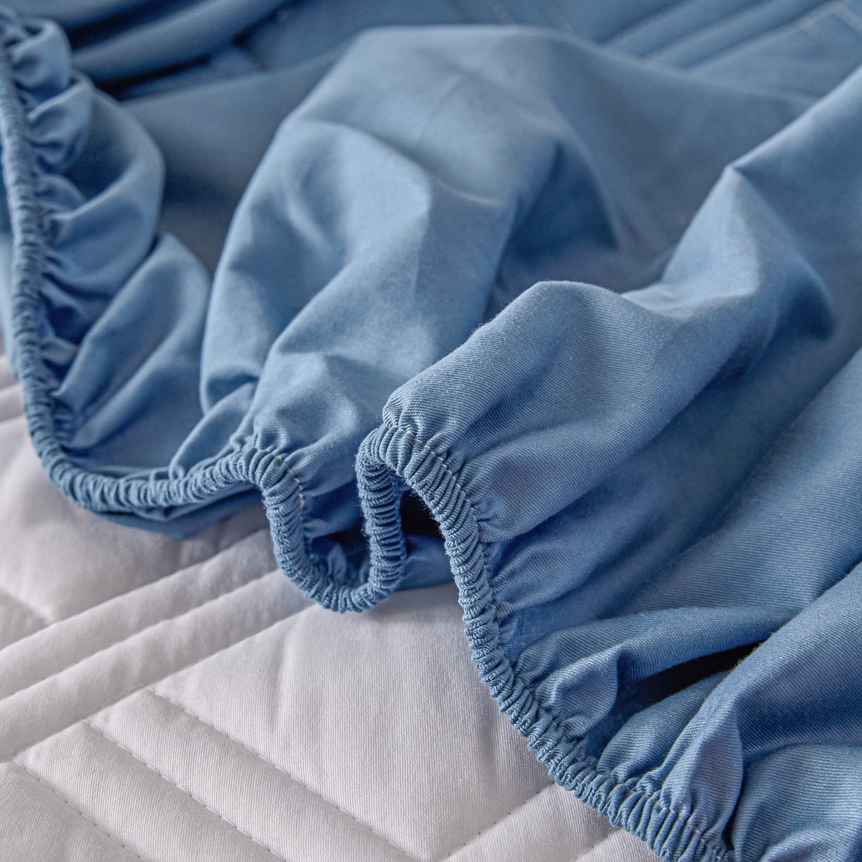 91家纺网 家纺一手货源 找家纺 衿成家纺 2025新款全棉夹棉单床笠床笠单件方格子 方格子-宝石蓝