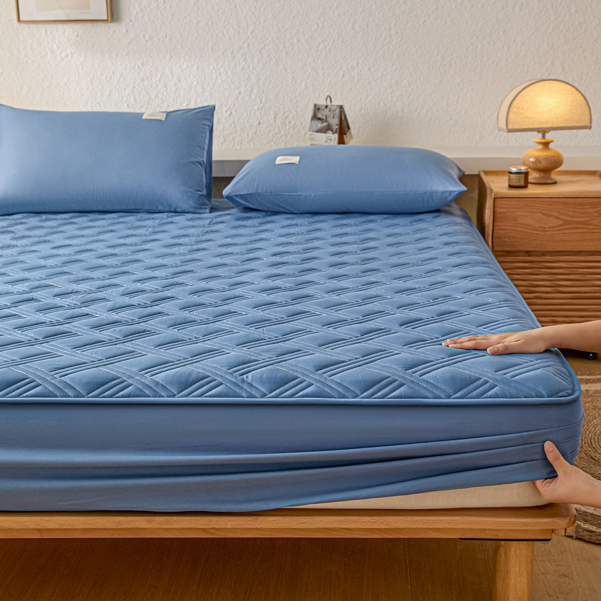 91家纺网 家纺一手货源 找家纺 衿成家纺 2025新款全棉夹棉单床笠床笠单件方格子 方格子-宝石蓝