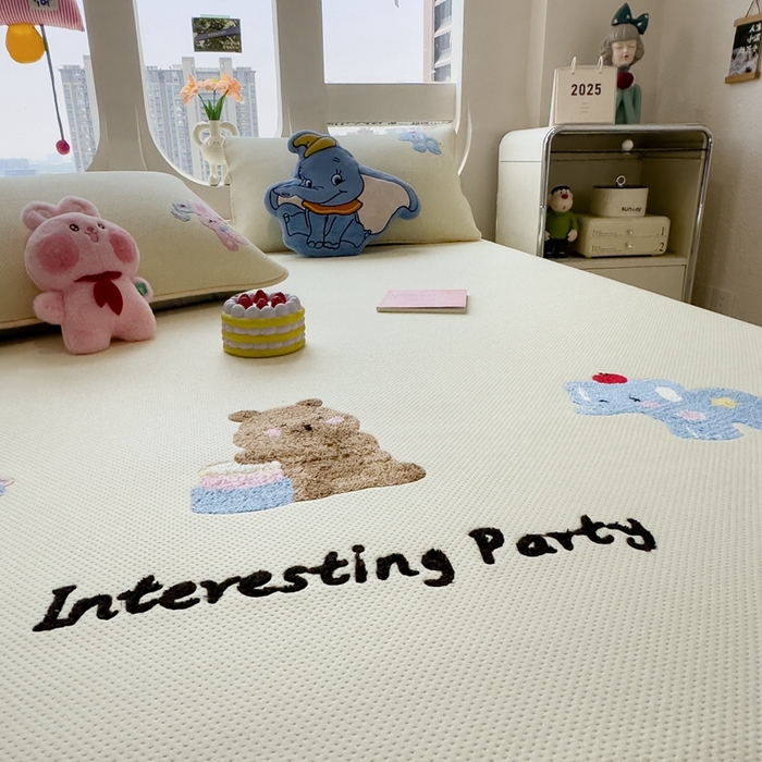 91家纺网 家纺一手货源 找家纺 （总）澜妃 2025新款彩绒棉毛巾绣夹棉床笠单品床笠单件单床笠