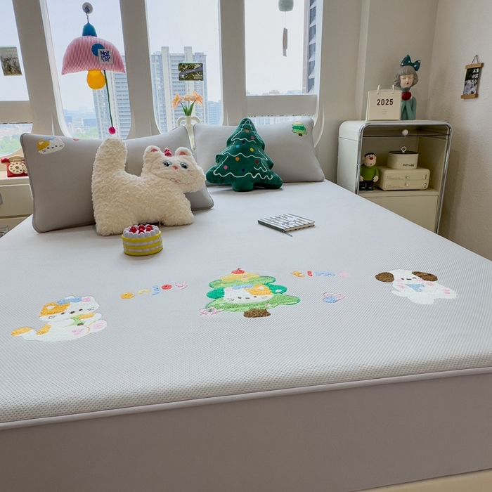 91家纺网 家纺一手货源 找家纺 澜妃 2025新款彩绒棉毛巾绣夹棉床笠单品床笠单件单床笠 萌趣伙伴-高级灰