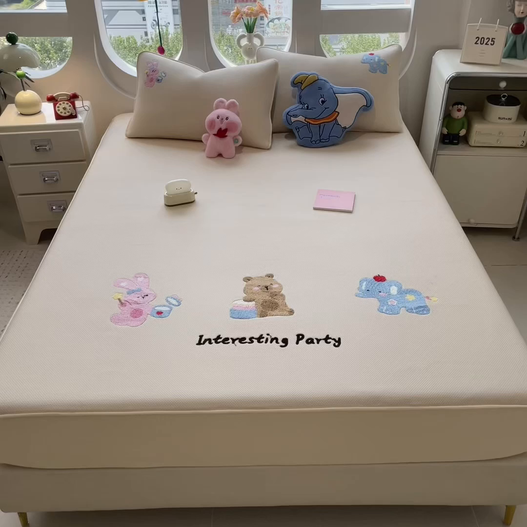 91家纺网 家纺一手货源 找家纺 澜妃 2025新款彩绒棉毛巾绣夹棉床笠单品床笠单件单床笠 萌友派对-雾栗咖