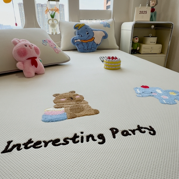 91家纺网 家纺一手货源 找家纺 澜妃 2025新款彩绒棉毛巾绣夹棉床笠单品床笠单件单床笠 萌友派对-云絮米