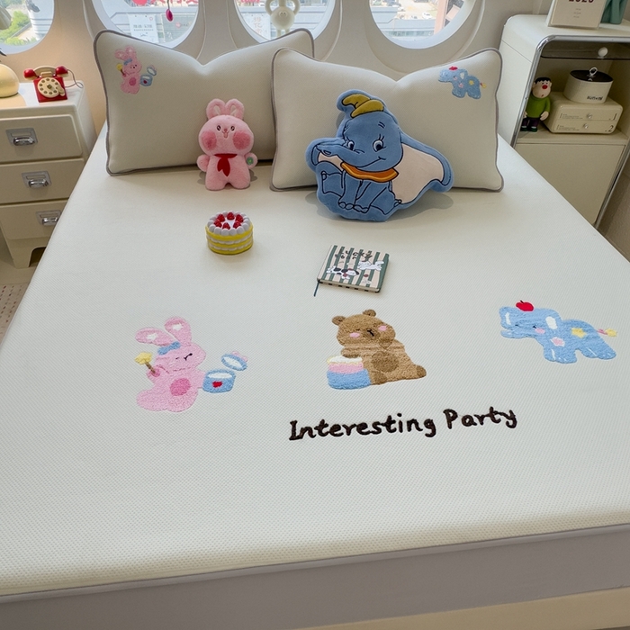 91家纺网 家纺一手货源 找家纺 澜妃 2025新款彩绒棉毛巾绣夹棉床笠单品床笠单件单床笠 萌友派对-云絮米