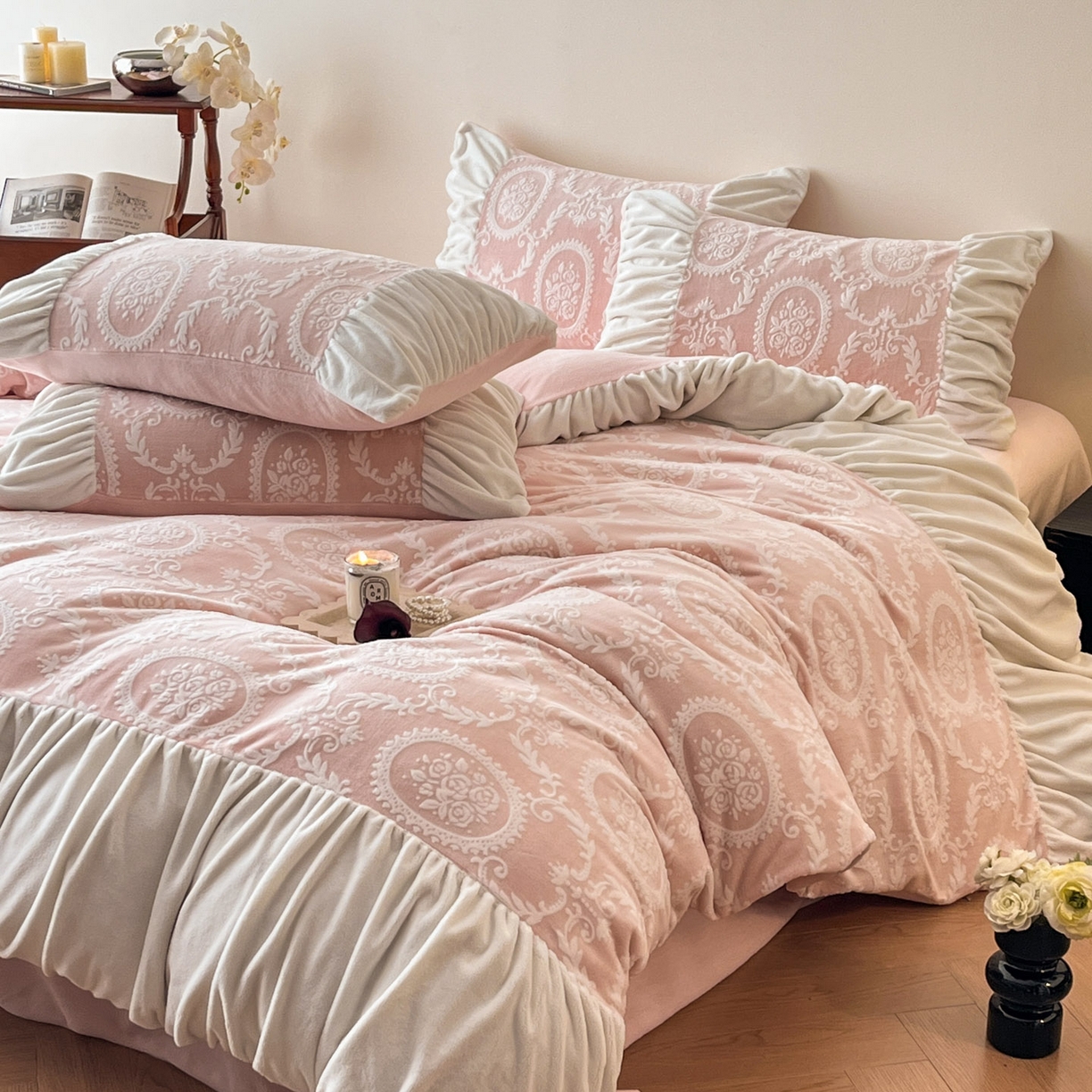 91家纺网 家纺一手货源 找家纺 慕澄家纺 2025新款高克重泡泡袖琢色雕花牛奶绒四件套 城堡