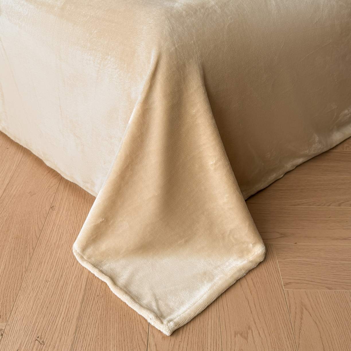 91家纺网 家纺一手货源 找家纺 慕澄家纺 2025新款高克重泡泡袖琢色雕花牛奶绒四件套 优雅佳人