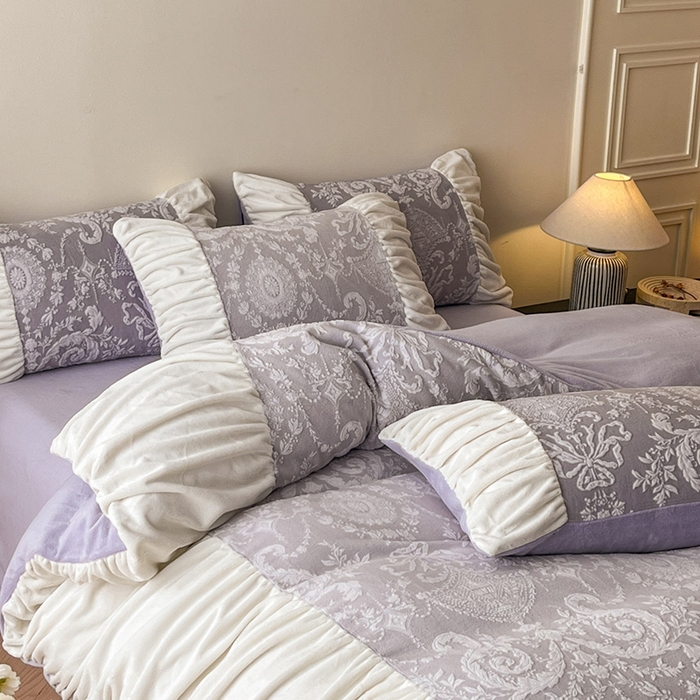 91家纺网 家纺一手货源 找家纺 慕澄家纺 2025新款高克重泡泡袖琢色雕花牛奶绒四件套 紫嫣