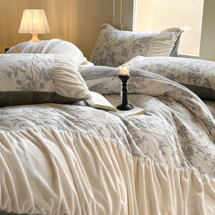 91家纺网 家纺一手货源 找家纺 慕澄家纺 2025新款高克重泡泡袖琢色雕花牛奶绒四件套 水墨